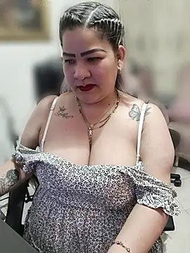 Dalessa Bigtits online show from 26, 6, 2026