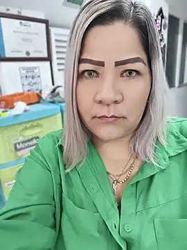 Dalessa Bigtits online show from 3, 8, 2026