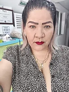 Dalessa Bigtits online show from 5, 8, 2026