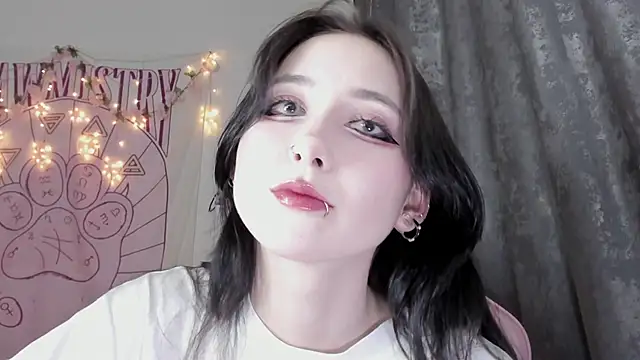 Holy420lolii online show from 25, 10, 2025