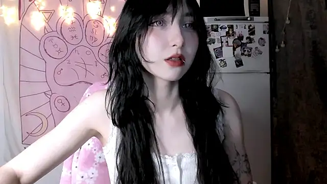 Holy420lolii online show from 15, 3, 2026