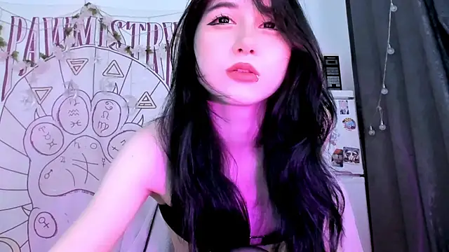 Holy420lolii online show from 28, 7, 2026
