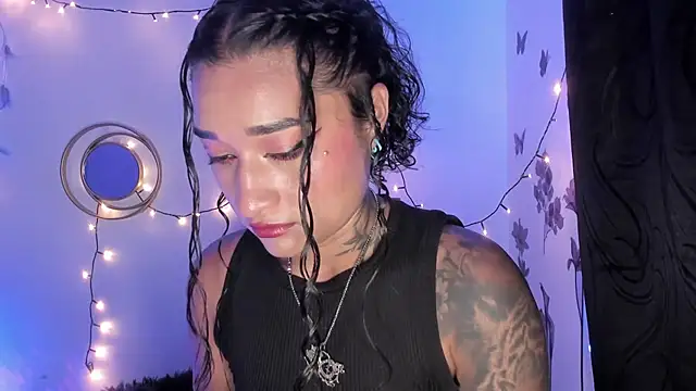 Snapshot of Eva_Lee_ chatting on 12, 3, 2025 Eva Lee  online show from 12, 3, 2025