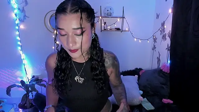 Snapshot of Eva_Lee_ chatting on 13, 3, 2025 Eva Lee  online show from 13, 3, 2025