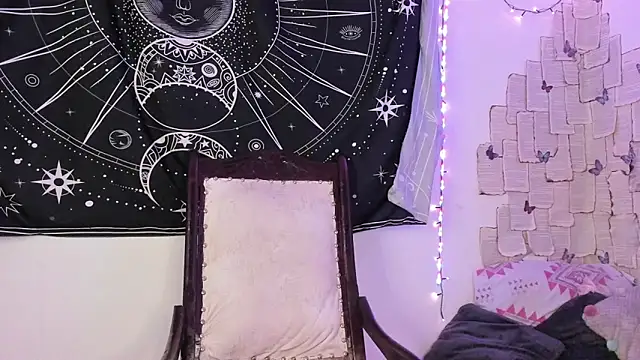 Snapshot of Eva_Lee_ chatting on 9, 9, 2025 Eva Lee  online show from 9, 9, 2025