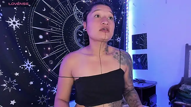 Snapshot of Eva_Lee_ chatting on 11, 10, 2025 Eva Lee  online show from 11, 10, 2025