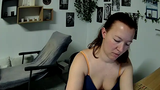 AnyaKreyxh online show from 10, 2, 2025