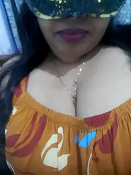 Snapshot of chubby_wife chatting on 24, 10, 2025 chubby wife online show from 24, 10, 2025