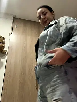 Abril Luv online show from 30, 9, 2025