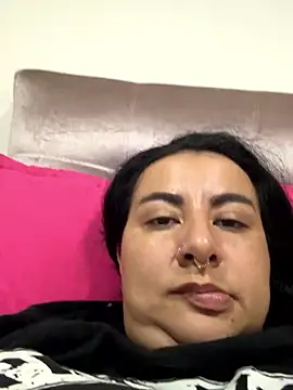 Abril Luv online show from 6, 1, 2026