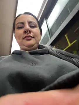 Abril Luv online show from 20, 2, 2026