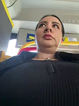 Abril Luv online show from 27, 2, 2026