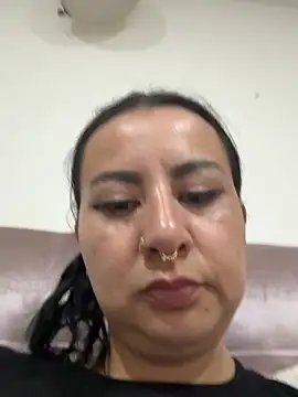 Abril Luv online show from 2, 3, 2026