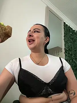 Abril Luv online show from 6, 3, 2026