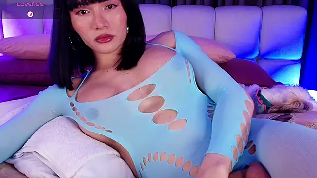 sweetieluna01 online show from 5, 3, 2026