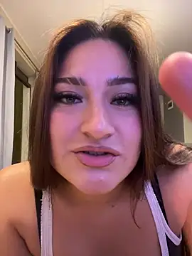 Snapshot of LuceroRm chatting on 4, 7, 2026 LuceroRm online show from 4, 7, 2026