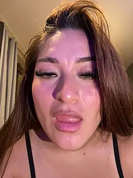 Snapshot of LuceroRm chatting on 8, 7, 2026 LuceroRm online show from 8, 7, 2026