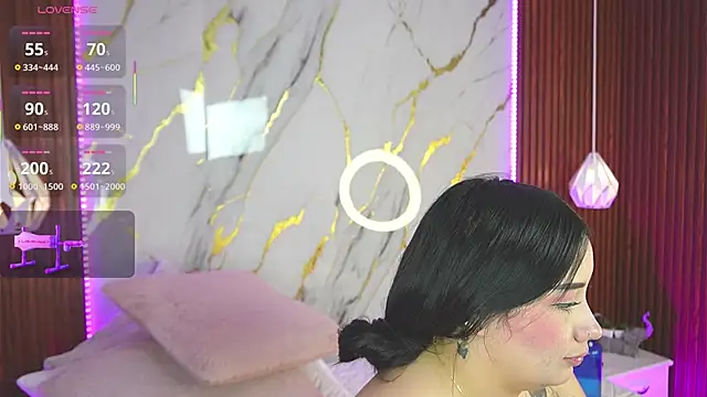 haylie  online show from 28, 2, 2025