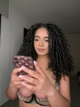 Mariecurl online show from 16, 6, 2026