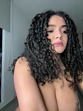 Mariecurl online show from 15, 7, 2026