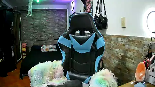 AngelaQueen  online show from 28, 7, 2026