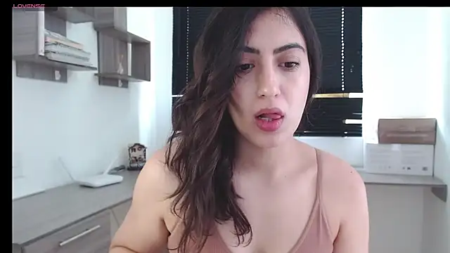 MIYESSI online show from 4, 3, 2025