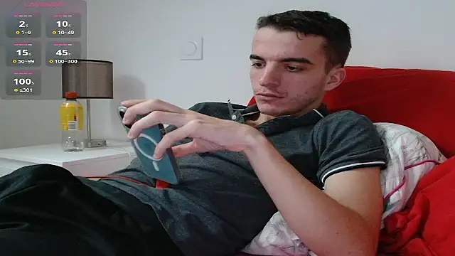 Snapshot of Tombgy07 chatting on 7, 11, 2025 Tombgy07 online show from 7, 11, 2025