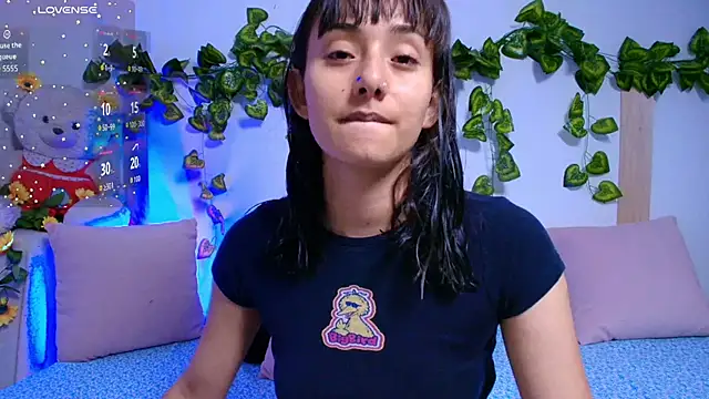 Snapshot of tati_cardenas chatting on 17, 12, 2025 tati cardenas online show from 17, 12, 2025