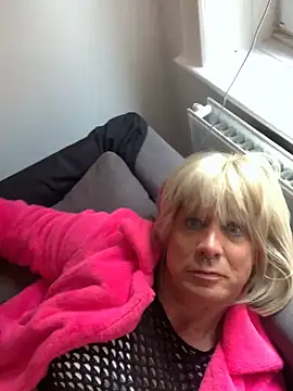 hoerige-masonutte online show from 1, 10, 2025