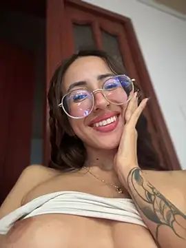 lauravasquez online show from 17, 3, 2025