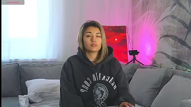 Snapshot of lily__foster chatting on 14, 12, 2024 lily foster online show from 14, 12, 2024