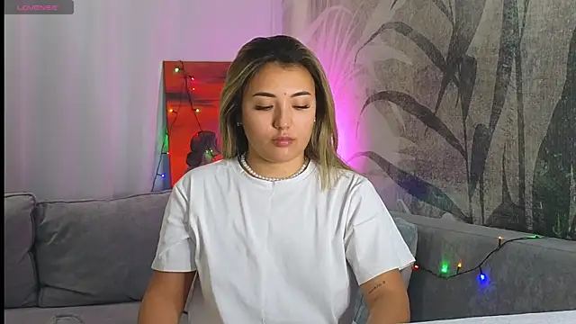 Snapshot of lily__foster chatting on 23, 12, 2024 lily foster online show from 23, 12, 2024