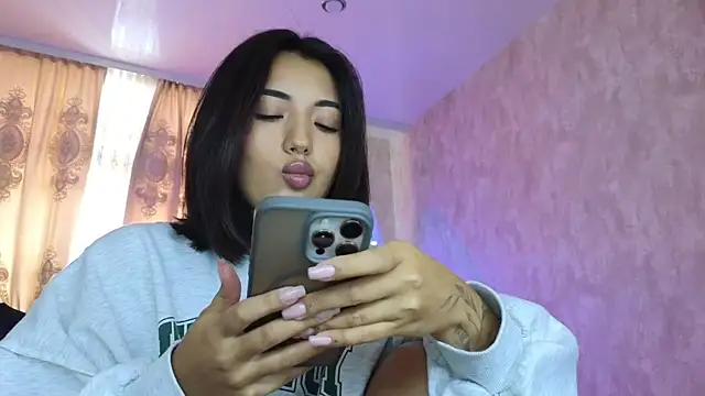 Snapshot of lily__foster chatting on 12, 1, 2026 lily foster online show from 12, 1, 2026