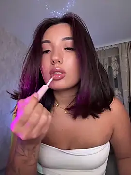 lily  foster online show from 17, 5, 2026