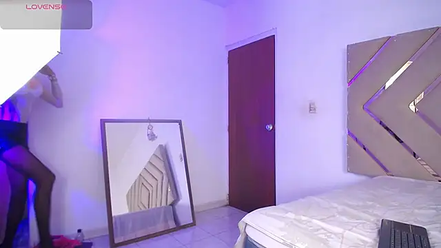 Raven foxter1 online show from 13, 12, 2024