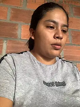 moncerrat luna online show from 15, 1, 2025