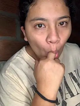 moncerrat luna online show from 21, 1, 2025