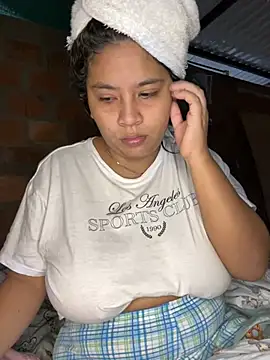 moncerrat luna online show from 12, 2, 2025