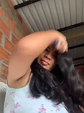 moncerrat luna online show from 19, 2, 2025