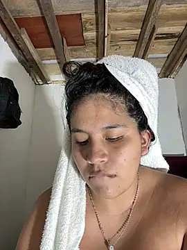 moncerrat luna online show from 25, 2, 2026