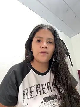 moncerrat luna online show from 18, 5, 2026