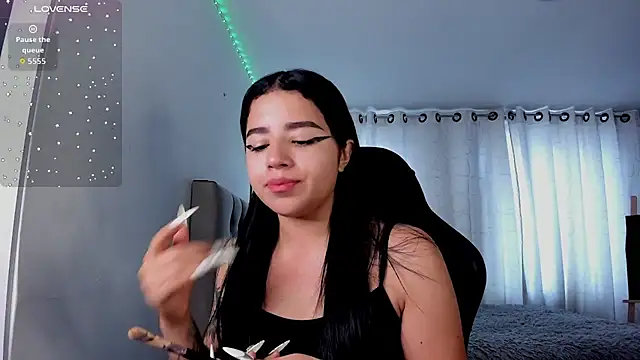 Snapshot of aliice_walker_ chatting on 18, 11, 2025 aliice walker online show from 18, 11, 2025