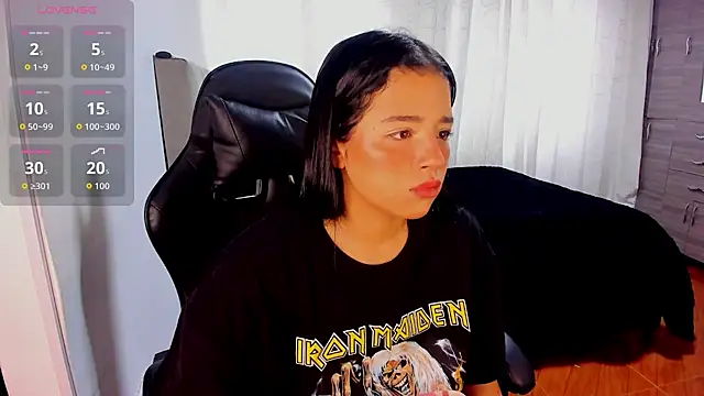 Snapshot of aliice_walker_ chatting on 22, 12, 2025 aliice walker online show from 22, 12, 2025