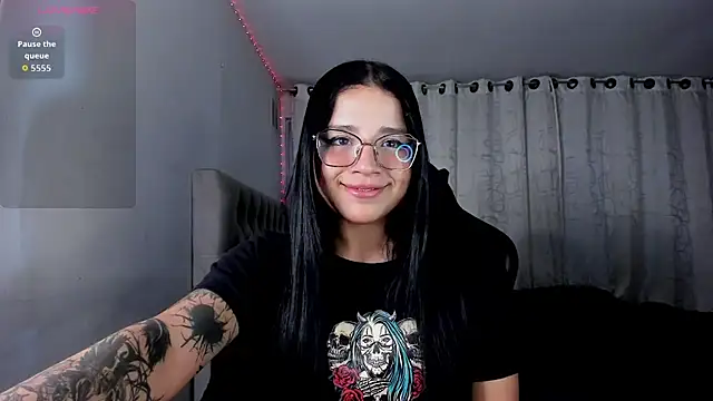 Snapshot of aliice_walker_ chatting on 6, 1, 2026 aliice walker online show from 6, 1, 2026