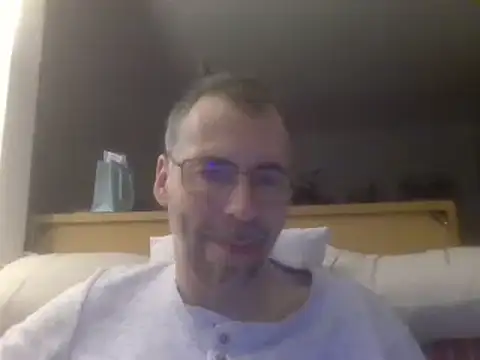 ptitcanard60600 online show from 1, 1, 2025