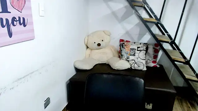 samantha baby  online show from 17, 12, 2024