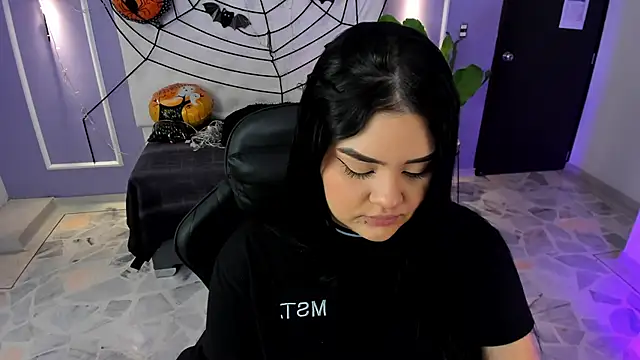 Snapshot of martinasaez chatting on 22, 10, 2025 martinasaez online show from 22, 10, 2025