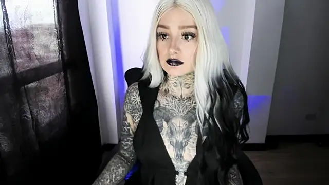 Snapshot of Anaii_Gomez chatting on 8, 10, 2025 Anaii Gomez online show from 8, 10, 2025