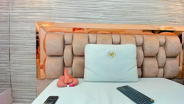 maryy campbell  online show from 23, 9, 2025