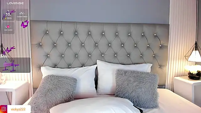 Victoriaxx  online show from 6, 10, 2025